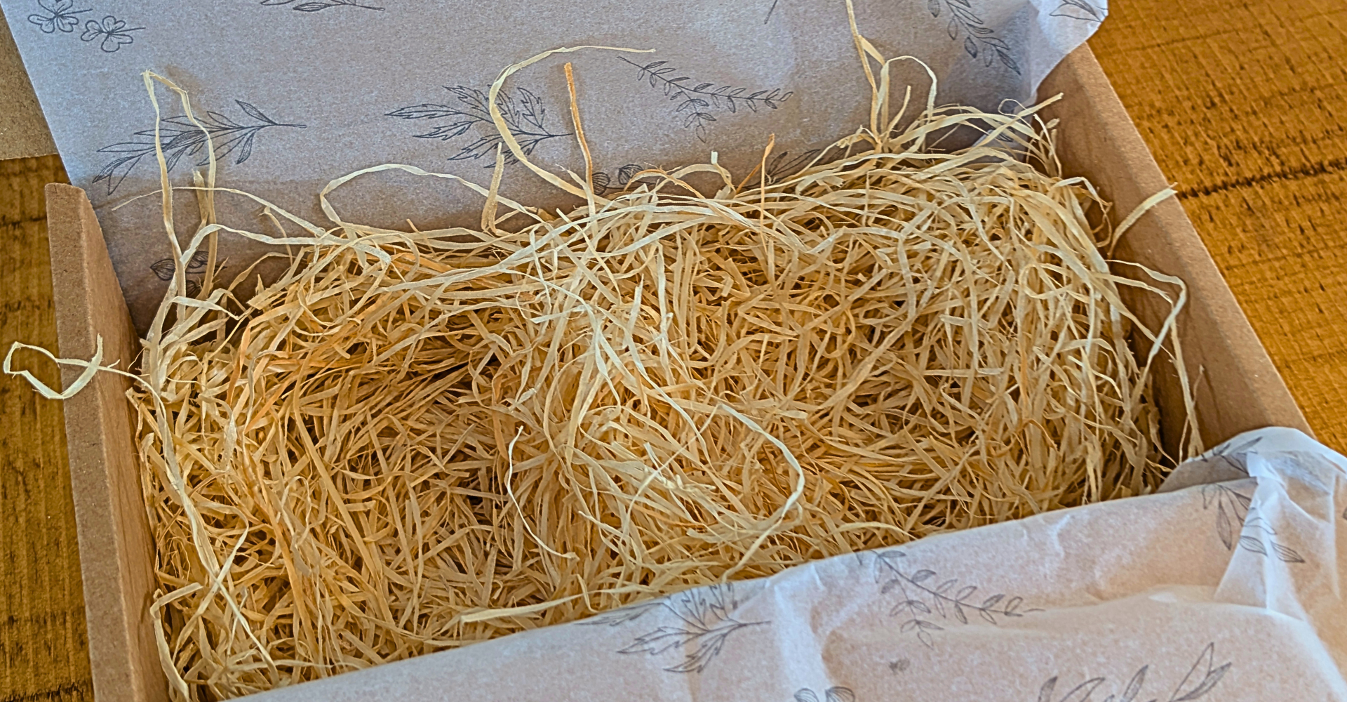 Plastic-free recyclable packaging for sustainable UK shipping.